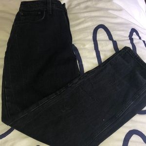 HIGH RISE MOM JEANS SO SO ADORABLE